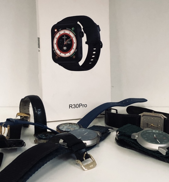 Blackview R30 Pro Fitness Smartwatch samt samling af ure (6 enheder)- herunder Casio, Sterling m.fl. (R 2025-0314, 0326)