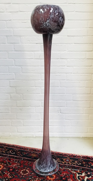 Murano gulvlampe (olie) af marmoreret auberginefarvet glas
