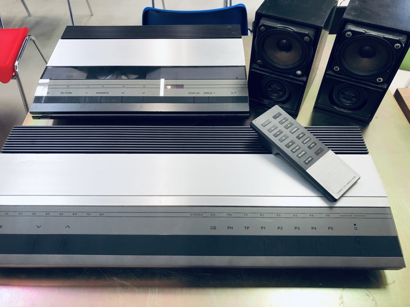 Bang & Olufsen: Beogram CD 3300, Beomaster 3300, Terminal 3300 samt 2 Beovox CX 50 højtalere