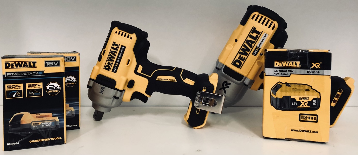 DeWalt (akku): DCF899 slagnøgle, DCF892 slagnøgle, 5.0Ah/18v batteri samt 2 X Powerstack 18v batterier (P 322, 324, 328, 329/24)