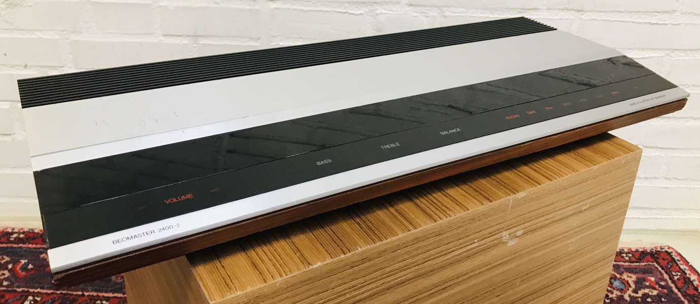 Bang & Olufsen BeoMaster 2400-2 radio