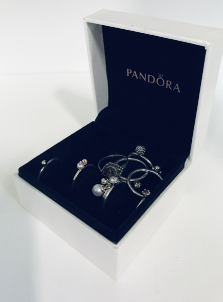 Samling af ringe - herunder Hans Henrik Nygaard,  Spinning Jewelry m.fl.