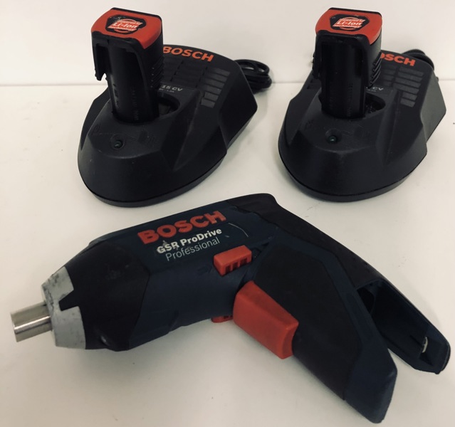 Bosch (akku): GSR ProDrive skruemaskine, 2 stk. AL 1115 CV lader samt 2 stk. 1,3Ah/3,6v batterier (P 224, 247)