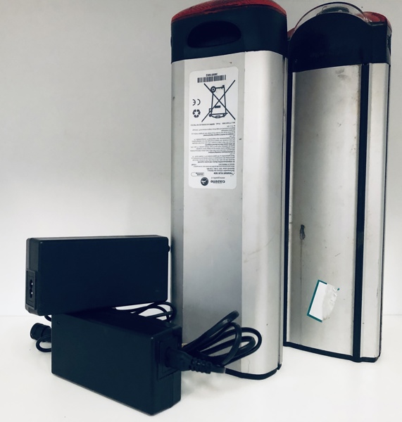 Gazelle 36V/9Ah batteri, Gazelle 36V/10,75Ah batteri samt 2 Gazelle batteriladere (BSA4800200)