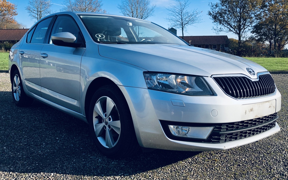 Skoda Octavia 1.2 Tsi 110Hk Hatchback (2015) - Stel.: TMBAB9NE2G0101574