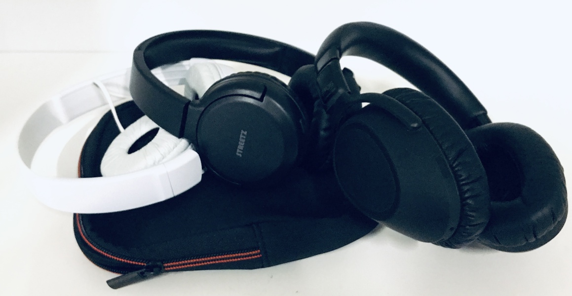 Epos Sennheiser Adapt 660 Over-Ear hovedtelefoner, Streetz BT210-BLK On-Eat trådløse hovedtelefoner samt Sony MDR-ZX110 hovedtelefoner (B 282, 387, 449/25)