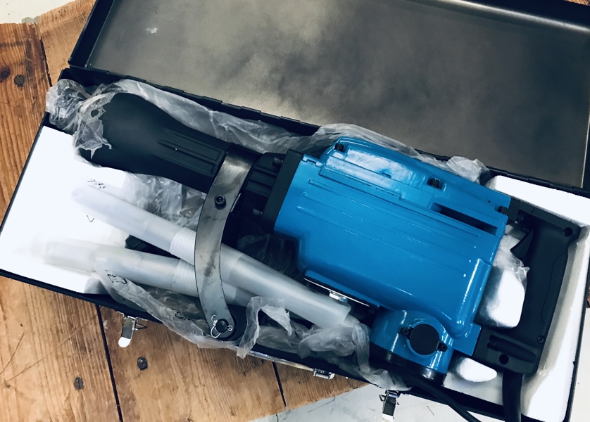 BSN Tools JL 65 A nedbrydningshammer 1500w/220V nedbrydningshammer m. tilhørende transportkasse og tilbehør 