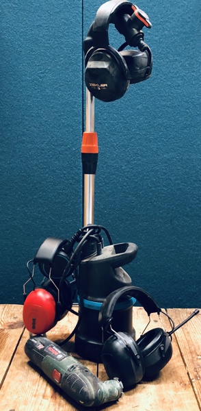 Gardena regnvandstøndepumpe 4000/1 (1762), Bosch PMF 2000 CE multicutter (230V) samt 2 X høreværn (Å 108, 118, 140)