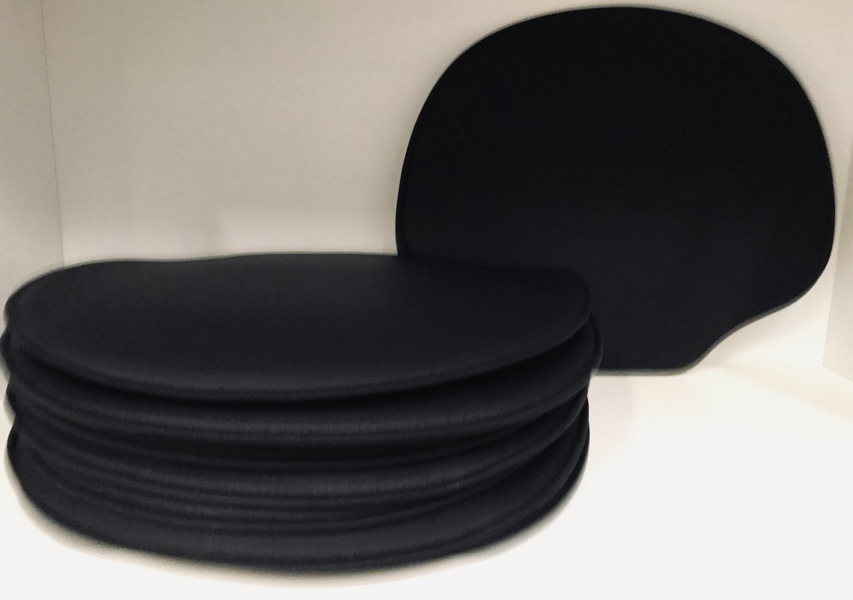 8 Furnto hynder til Arne Jacobsen 3130 | Grand Prix stole, beklædt i sort læder 