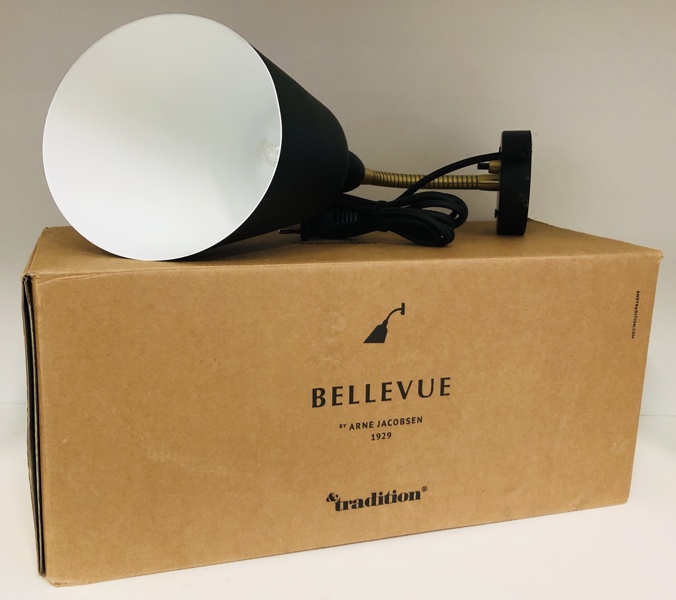 Arne Jacobsen (1902-1971) AJ9 | Bellevue væglampe, fremstillet hos &Tradition - m. original kasse/emballage (K 52/25)