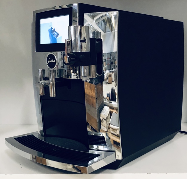 Jura S8 fuldautomatisk espressomaskine (Type 744) - (R 2025-0360)