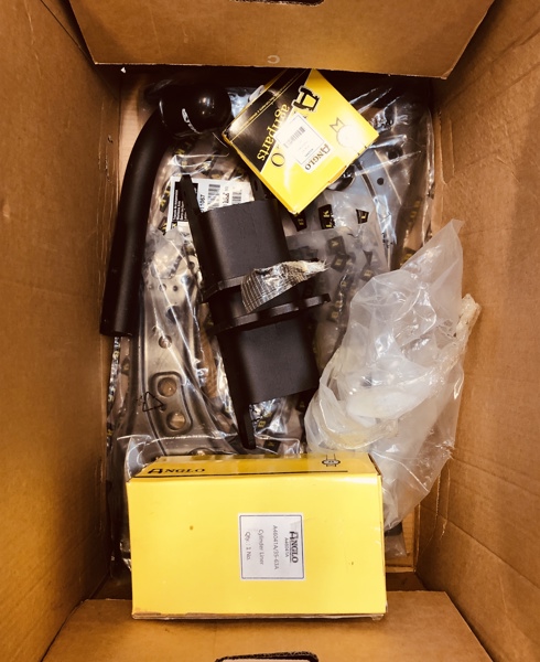 Parti autodele - herunder Steinhof J-071 anhængertræksæt til Jeep Wrangler 3, 2 Bölk BOL-B011067 track kontrol bærearm/a-arm samt Anglo Agriparts A46041A cylinder foring 98mm m. stempelringsæt m.m.