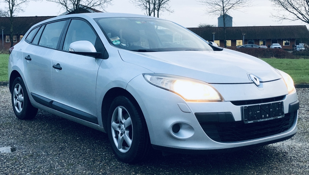 Renault Megane Sport Tourer	1,6 16v 110 (2010) - Stel.: VF1KZ0V0642279522