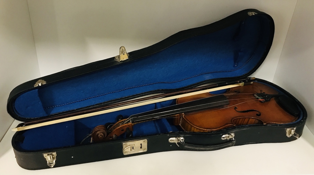 Vintage violin m. violinbue samt kuffert 