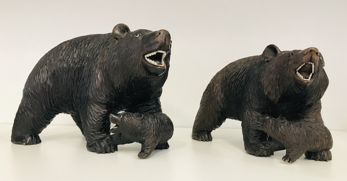 2+2 Håndskårne Black Forest/Schwarzwald bjørne