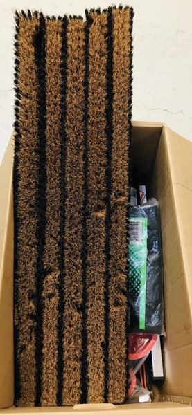 Samling af værktøj, reservedele og fejekost børstehoveder (bredde 103cm) - herunder mærkerne Hultafors, 3M, G. Founder samt Stanley m.fl.