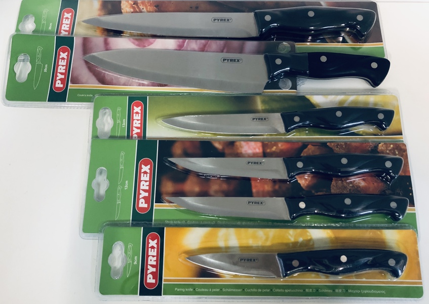 Pyrex knive (6 enheder): trancherkniv (20cm), kokkekniv (20cm), universalkniv (13cm) skællekniv (9cm) samt 2 steakknive (12cm)