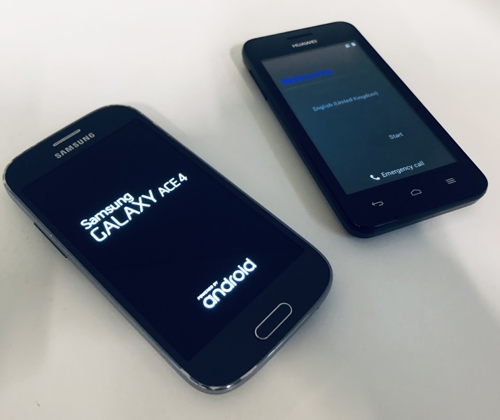 Samung Galaxy Ace 4 (SM-G357FZ) samt Huawei Axcend Y330