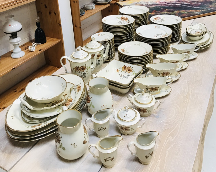 Stor samling klassiskdansk porcelæn Københavns Porcelæns Maleri (133 enheder)