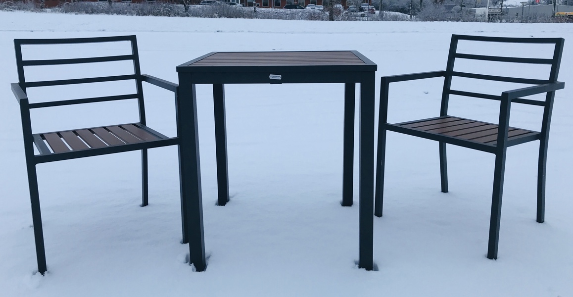 Calcher cafébord med 2 tilhørende stole (Å 2025-1741)
