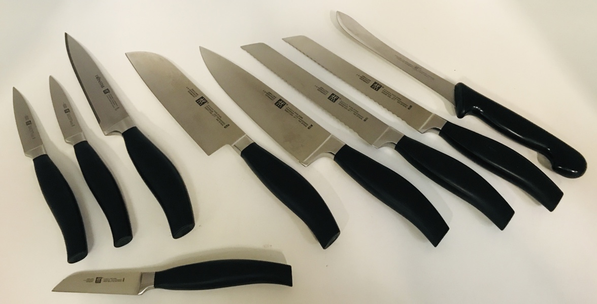 Samling af Zwilling J.A. Henckels knive (9 enheder) - herunder brødknive, urteknive, udbener m.fl.