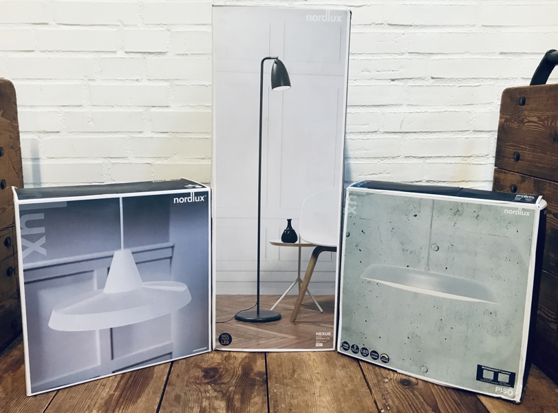 3 Nordlux lamper/pendler: Piso pendel (grå), Anniversary pendel (hvid) samt Nexus standerlampe (grå)