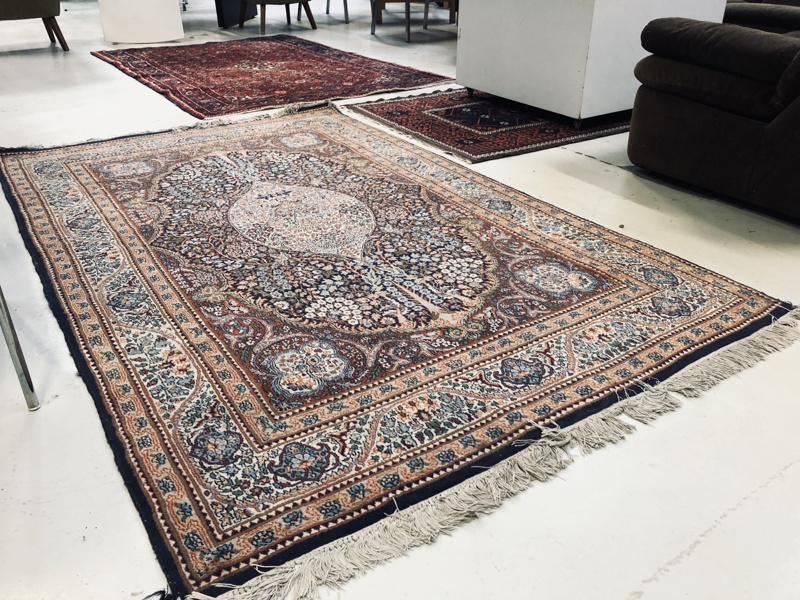 3 Mellemøstlige tæpper i forskellige størrelser 