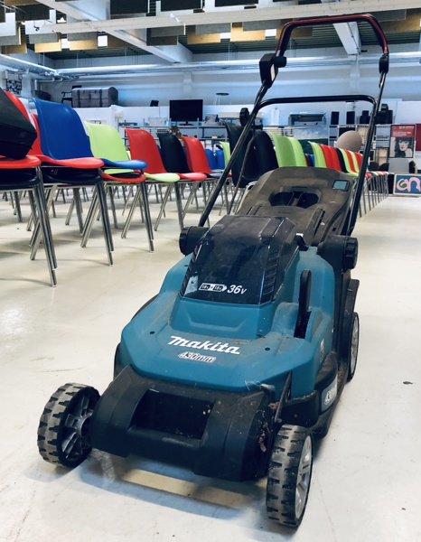 Makita DLM432 akku plæneklipper