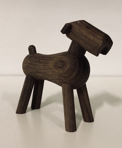 Kay Bojesen træfigur (1886-1958): hund Tim udført i røget eg