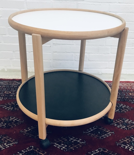 Hudson rullebord fremstillet i bøgetræ og melamin, designet Thomsen Furniture
