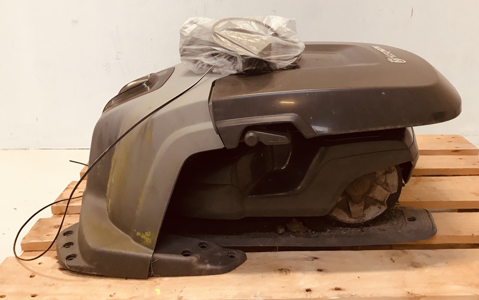 Husqvarna Automower 310 Mark 2 plænerobot m. (oplader) hus samt  terrænhjul