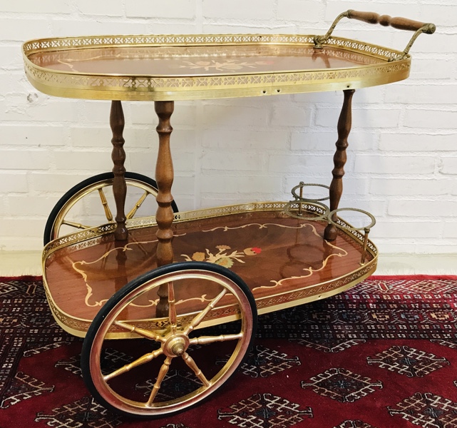 Vintage servering-/barvogn udført i messing , prydet m. gallerikant  og intarsia