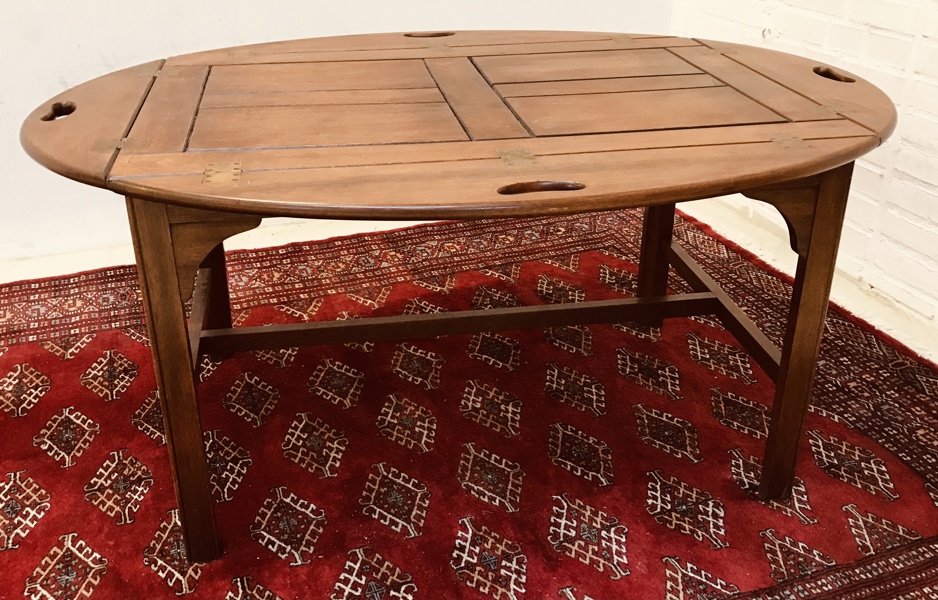 Butlerbord sofabord, udformet i 1960eren. Fremstillet hos Bevan Funnell Reprodux 