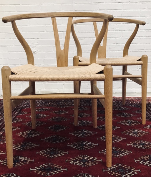 +M: 2 Hans J. Wegner (1914-2007) CH24 | Y-stol, fremstillet hos Carl Hansen & Søn (Å 2026-0666)