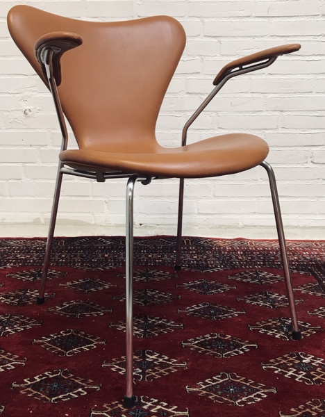 +M: Arne Jacobsen (1902-1971) 3107 | 7'er stol, fremstillet hos Fritz Hansen (Å 2026-0666)