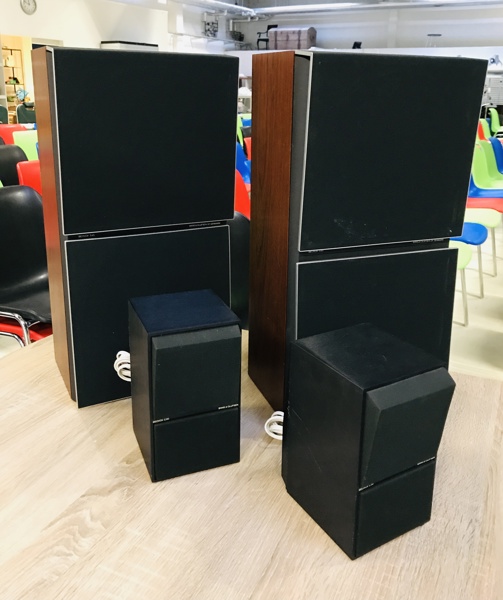 Bang & Olufsen: 2 Beovox S45 højtalere samt 2 Beovox C30 højtalere