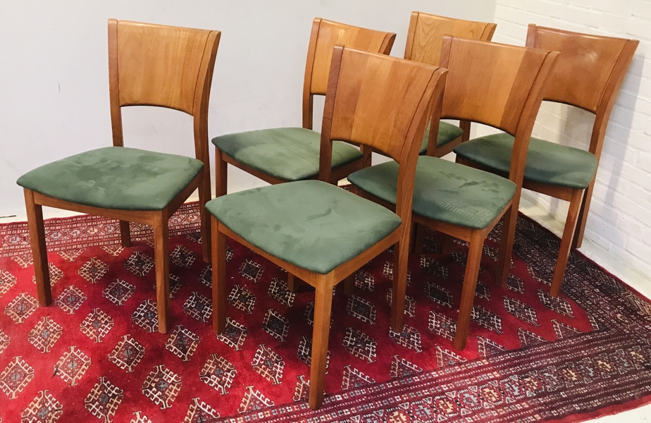 6 Helge Schultz (f. 1944) spisebordsstole af kirsebær, fremstillet hos P.J. Furniture 