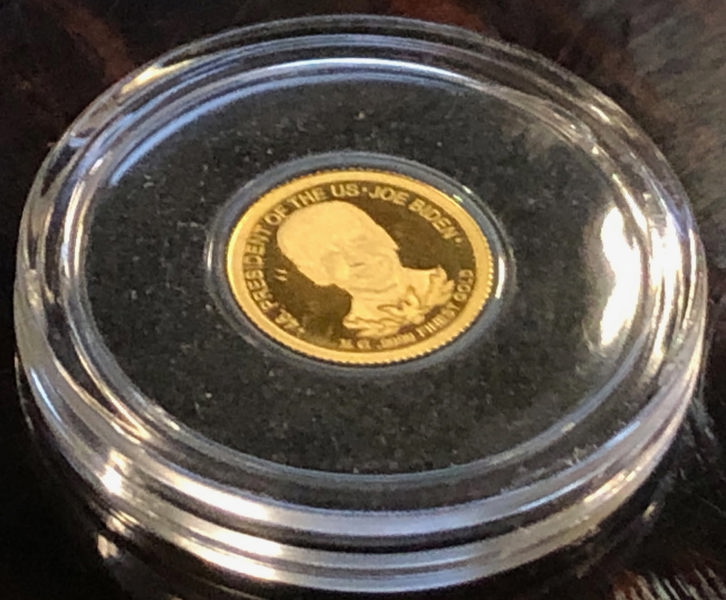 Guldmønt: Republic of Liberia 2020 udført i finguld (999,9) prydet m. Joe Biden