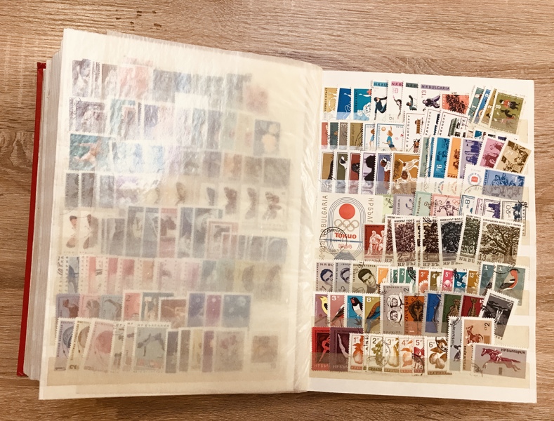 Frimærker: mappe m. Finland, Åland, Grønland, Færørene Letland, Litauen, Italien, Bulgarien m.fl.