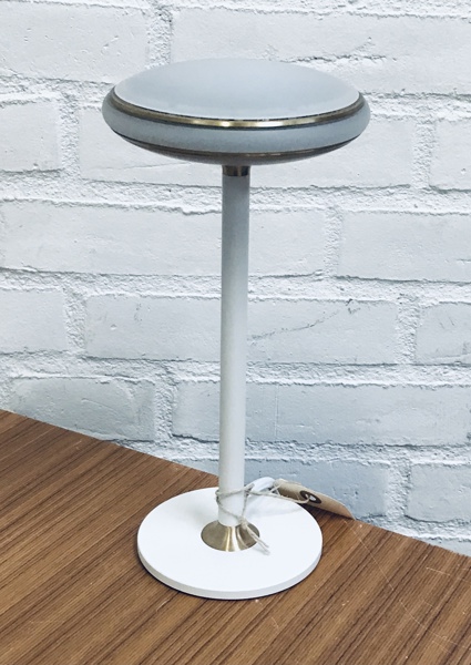 +M: Shade ØS1 bordlampe  m. Node, formgivet af Øivind Alexander Slaatto