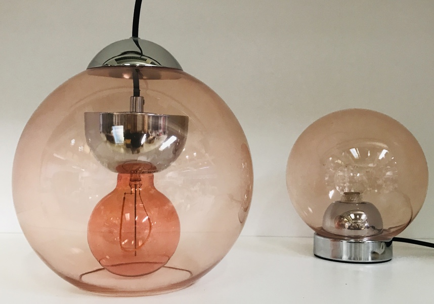 +M: Halo Design: Bubble pendel (24cm) samt Bubbles bordlamper (18cm), designet af Michael Waltersdorff & Emanuele Patton 