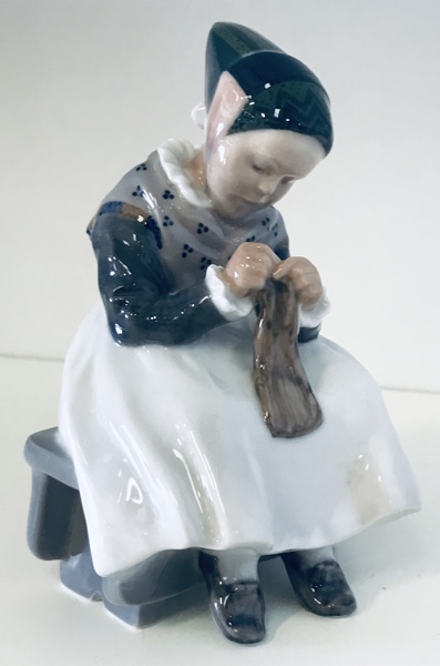 +M: Royal Copenhagen porcelænsfigur nr. 1314 'Amagerpige' (K 73/25) 