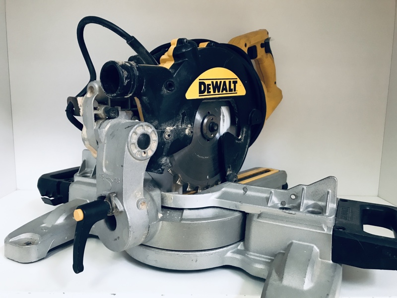 +M: DeWalt (DWS773) 1300W kap-/geringssav (K 72/25)