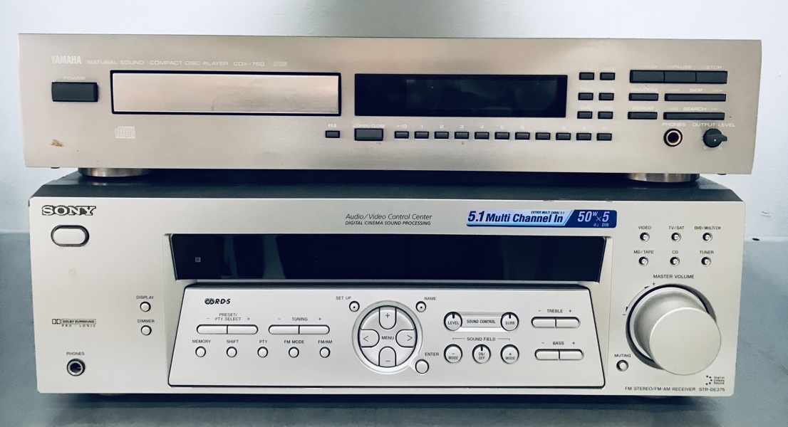 Yamaha CDX-750 Natural Sound Compact Disc Player samt Sony STR-DE375 FM Stereo/FM-AM Receiver 