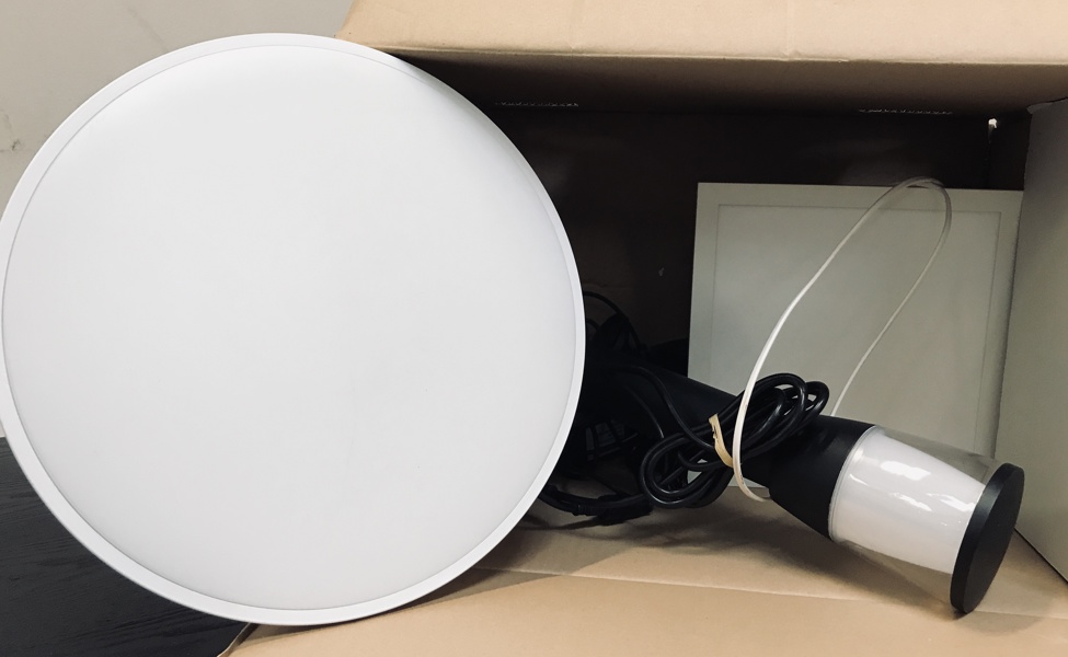 +M: Samling af Wiz lamper - herunder Wiz dæmpbar udendørslampe, WiZ Ground Spot (2 enheder), Wiz Ceiling loft-/væglampe (kvadratisk) samt Wiz Ceiling (rund) loft-/væglampe