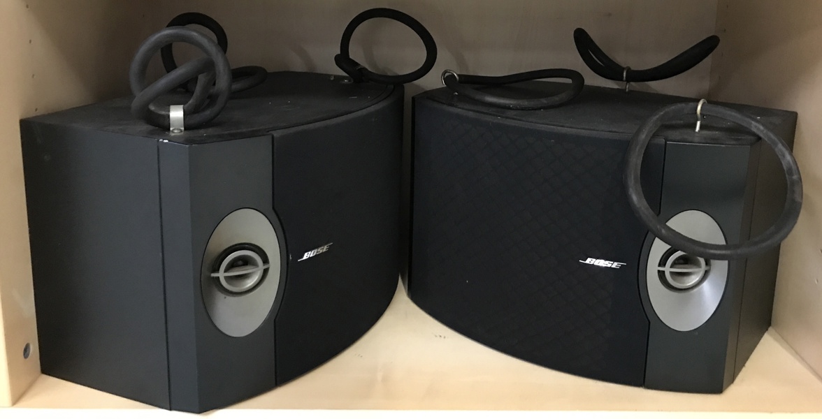 2 Bose 301 series V Direct/Reflecting højtaler