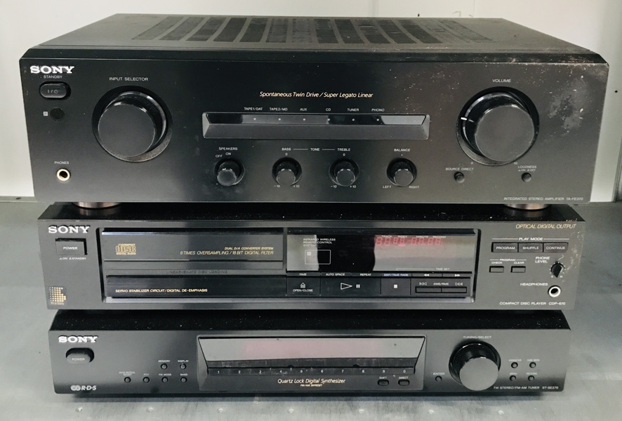 Samling af Sony - herunder TA-FE370 Integrated Stereo Amplifier, ST-SE370 FM stereo/FM-Am tuner samt CDP-670 Compact Disc Player