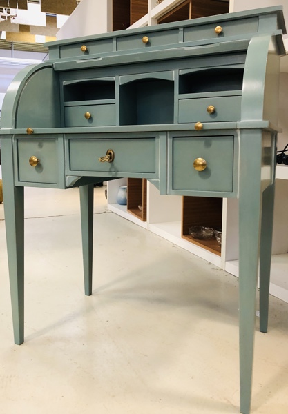 Italiensk sekretær (olivegrøn), fremstillet ved Selva, Italy