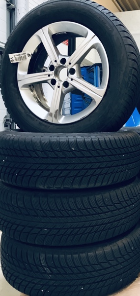 4 Alufælge (17") m. Bridgestone Blizzak vinterdæk (215/65/R17)