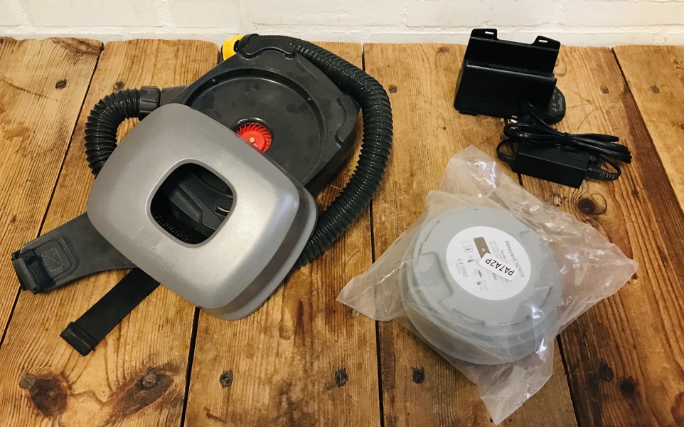 Honeywell North Primair 700-serien turbodrevet luftrensende åndedrætsværn (PAPR) m. A2P3 - PA7A2P filter samt opladerdok 